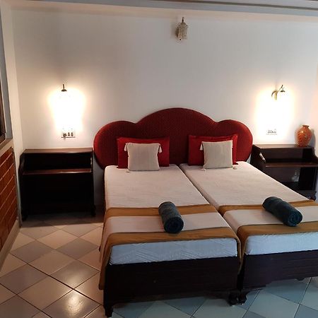 Kairali Palace Home Stay Текади Екстериор снимка