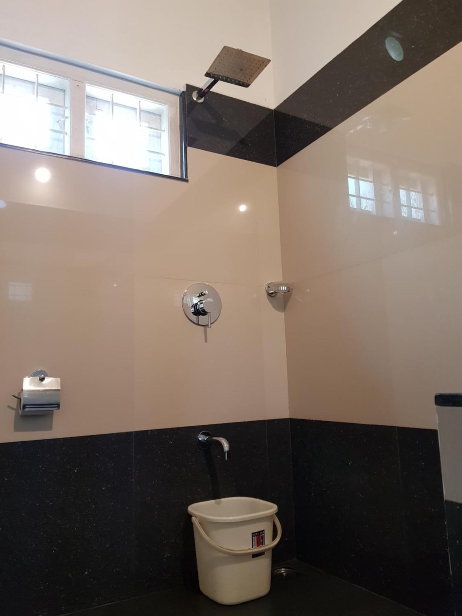 Kairali Palace Home Stay Текади Екстериор снимка