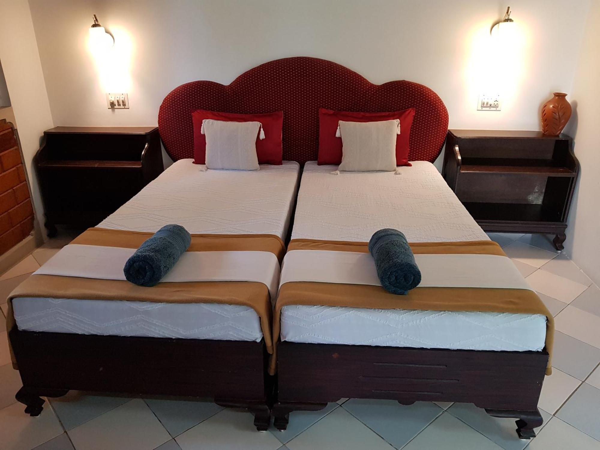 Kairali Palace Home Stay Текади Екстериор снимка