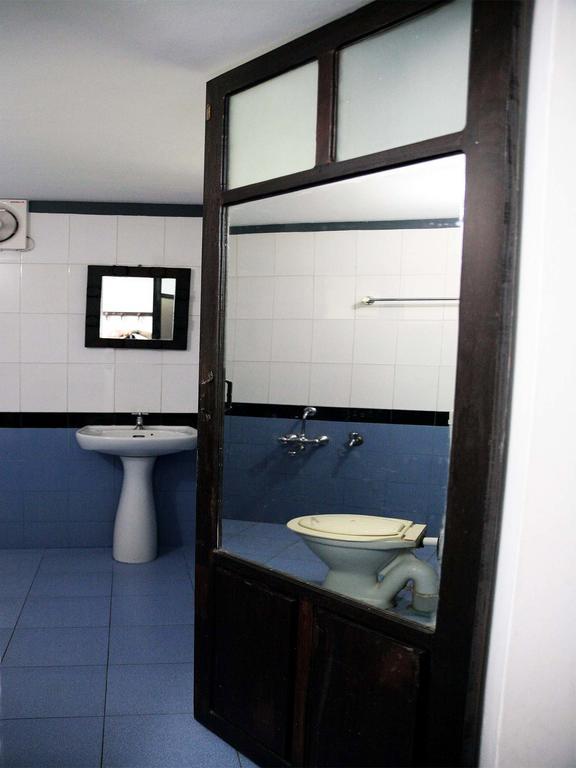Kairali Palace Home Stay Текади Стая снимка